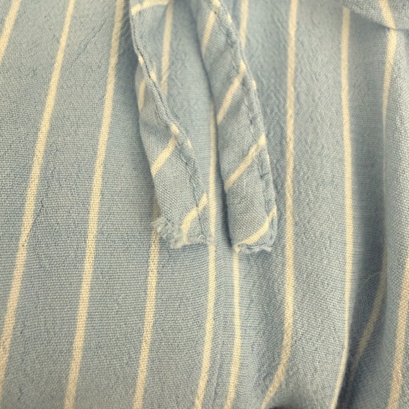 Ann Taylor Womens Blue White Striped Smocked V-Neck Pleated Viscose Blouse Sz M - Picture 8 of 11